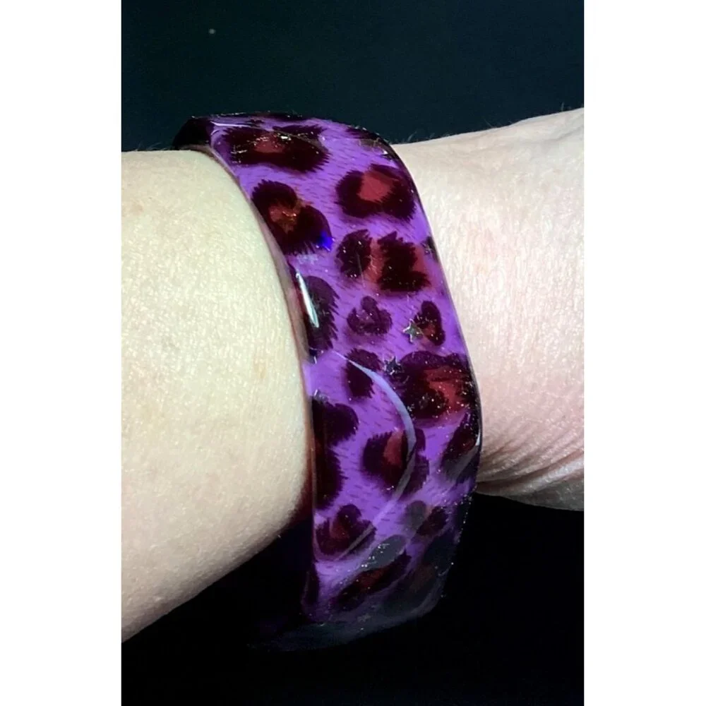 Purple Y2K faceted Lucite Bangle Bracelet Leopard Print Holo Star Confetti - Picture 3 of 8